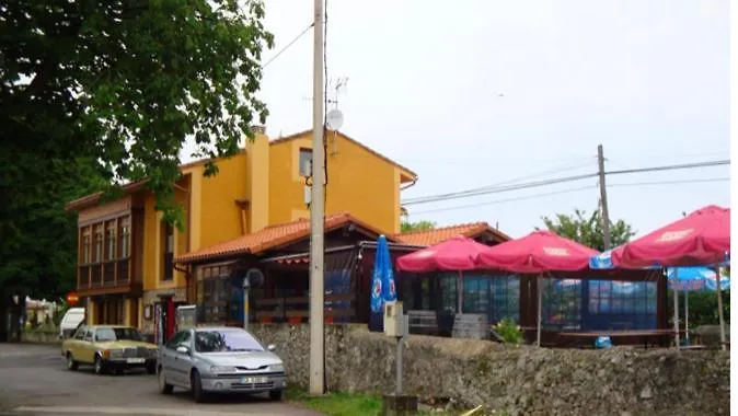 La Casina De De Llanes Сasa de vacaciones Póo
