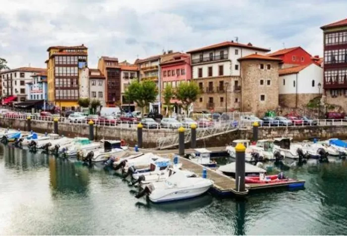 La Casina De De Llanes * Póo